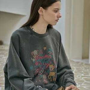 꼼파뇨 해피캘리 레글런 피그먼트 맨투맨 스모크블랙