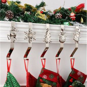 맨텔 벽난로용 크리스마스 스타킹 행거 5종 세트 - 크리스마스 트리/사슴/스노우맨/산타 스타킹 홀더 크리스마스 장식용 크리스마스 스타킹 후크 (실버, 5팩)