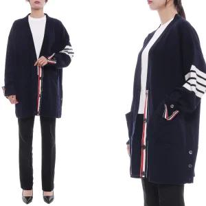 [톰브라운]25FW 여성 사선 울 브이넥 롱 가디건 (FKC402A Y1002 415 25F)