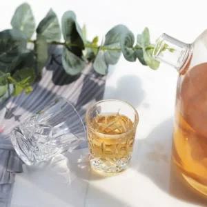 레트로 느낌의 분위기 있는 메종 로랑주 소주잔