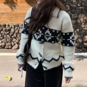 [하프클럽/]여성 캐주얼 노르딕 스타일 카라넥 버튼 니트 가디건