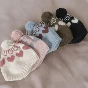 /신상오픈런 여성용 귀여운 폼폼 털방울 배색 니트 비니