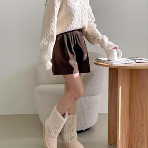 [기타]코듀로이숏팬츠 겨울반바지 부츠코디 키작녀 연말룩