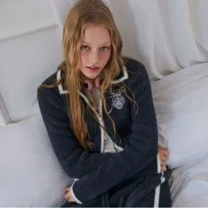 [갤러리아] [BLUE LABEL] 라인배색 헤어리 집업니트  ER4OKG01