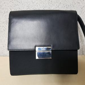 가격다운~명품중의 명품 버버리(BURBERRY 정품)최고가의 가장멋진남성 세컨백 클러치백 손가방 맨스백