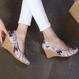 [오노마] ONM 국내제작 둥근코 새틴 패턴 우드굽 여성 웨지힐 구두