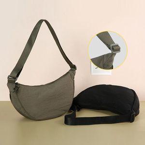 폴리 볼륨 패딩 크로스백 숄더백 반달 여성가방