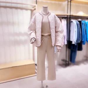 [대구백화점] [시에로]라운드넥 3온스 변형 맞퀼팅 숏점퍼(DBSI4JPF501)