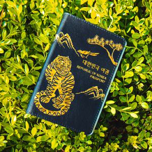 [민화샵] 율아트 자개 여권 케이스 항공권 커버 파우치 해외 여행 준비물 지갑 호작도 작호도 까치호랑이