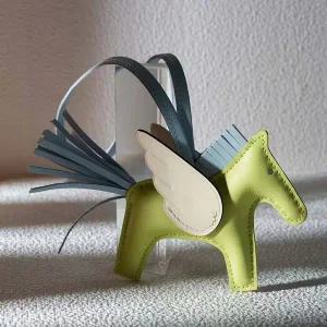 Herms 작은 페가수스 펜던트 홈 장식 말 양피한 손으로 만들어진 가죽 천사 가방 참