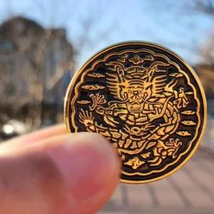 전통문양 왕을 품다 곤룡포 디자인 뱃지 전통뱃지
