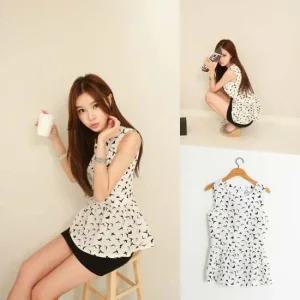 라운드 민소매 새틴 블라우스