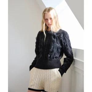 [BLUE LABEL] 리본 레이스업 케이블 니트탑 ER4OKL01