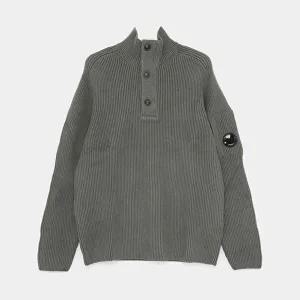 [CP COMPANY]CP컴퍼니 25FW 렌즈와펜 넥 하프 버튼 집업 남성 니트 19CMKN016A 006608A 921