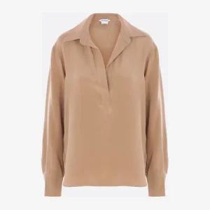 포인티드 칼라 브이넥 실크 블라우스 2421116022600 10175025