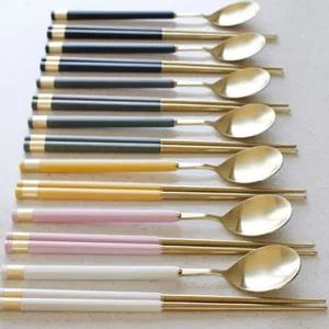 [골드스마일]컬러 손잡이 골드색 수저 예쁜 숟가락 젓가락 선물용 예쁜주방용품