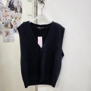 [무자크]단추포인트 니트조끼( MO8WKV09)_YS