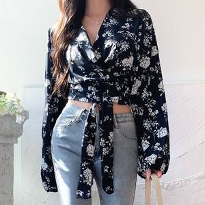 비잔틴 플라워 랩 블라우스_M3913