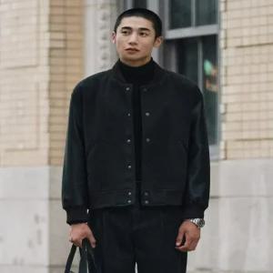 [STCO] 레더 소매 바시티 점퍼_차콜 그레이 (세미오버핏)-SJPVC54NSC