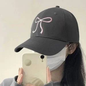 러블리한 핑크리본 자수 캡모자 스타일 디자인