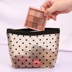 습기나 냄새 걱정 없는 통풍이 잘되는 매쉬 소재 데일리 예쁜 파우치 미들 사이즈 화장품 필기구 보관