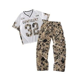 VIPWOLF 남성용 2피스 운동복 세트 번호 그래픽 반팔 메시 저지 셔츠와 카모 카고 팬츠