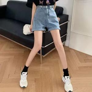 [아우트]여성 바지 청바지 심플 골드버튼 하프팬츠