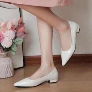 여자 셀프 웨딩 촬영 스틸레토 화이트 드레스 구두 아이보리구두 여성단화구두