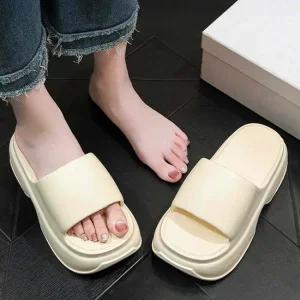 인기상품 피서지 바캉스 룩 휴가 용 심플 슬리퍼 통굽 키높이 [WFJ9JV4_251103]