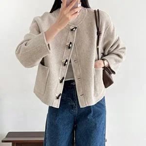 [샵앤]여성 떡볶이 단추 클래식 세미크롭 코트 NYS-WJK-4957-차콜