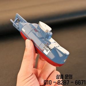 원격 제어 미니 잠수함 장난감 핵 방수 군사 모델 물고기 유혹 도구 소년의 생일 선물