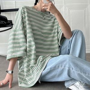 [다잇템] 여자 반소매 큰사이즈 줄무늬 아방핏 시밀러룩 티셔츠