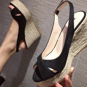 여성 웨지힐 여름 라탄 스웨이드 웨지샌들 스트랩 키높이 샌들 쪼리 플랫폼