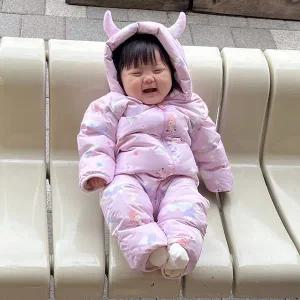 [블랙야크키즈](센텀시티점)24년 FW 신상 귀여운 전판 그래픽이 매력적인 베이비 다운우주복 [BKO버트다...