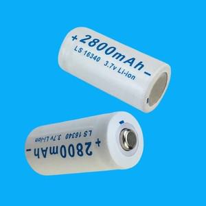 3.7V 2025 새로운 CR123A RCR 2800mAh 배터리 안전 카메라 충전식 리튬 이온 L70 플러스