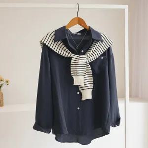 [잇수다] 프숄르 언발 자수 루즈핏 셔츠 + 스트라이프 니트 숄 세트