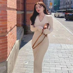 [하프클럽/]골지 슬림핏 V넥 단추 버튼 니트 롱원피스 날씬