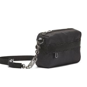 나이키 퓨추라 럭스 크로스백 가방 CW9304-010