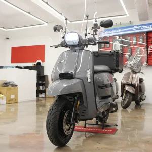 2024년식 신차특가 람브레타V125 유광그레이 클래식 125cc 출퇴근 입문용 스쿠터