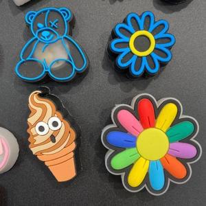 [크록스] HC02 LED 아이스크림 JIBBITZ 매장발송 신발 꾸미기 악세사리 참 불빛나는 파 (S35477550)