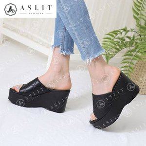 [기타][애슬릿] 격자 무늬 스트랩 통굽 여성 웨지 슬리퍼 10cm