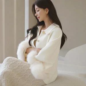 [미나그램] 아인즈 소매퍼트리밍 케이프니트코트