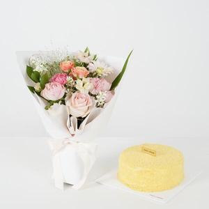 뉴 헬레나 꽃다발 + 뚜레쥬르 고구마 케이크 꽃배달 꽃배송