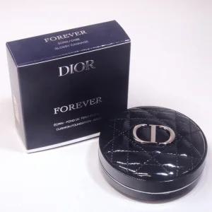 크리스찬 디올 NEW 포에버 쿠션 케이스 (바이닐)