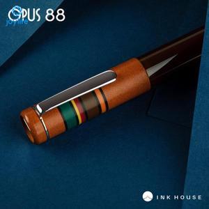 OPUS 88 판타지아 짧은 만년필 - 드립 필링 시스템을 갖춘 부드러운 쓰기 잉크 펜, 긁힘 방지 우아함, 다양