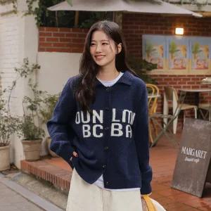 [시크폭스] 던트 자가드 레터링 니트 가디건_53CA949