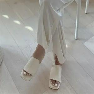 [오노마] ONM 스퀘어코 슬리퍼 여름 절개라인 플랫 캐주얼슈즈  8648119)