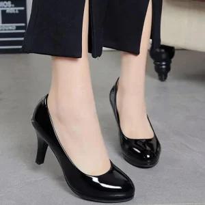 [라일리] Rly 여성 블랙 에나멜 하이힐 펌프스 출근용 정장 구