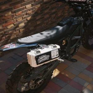 슈퍼 사이드박스 바이크 클래식 브라켓 리어박스 방수 리어백 상자 블랙 공구함 수납 잠금