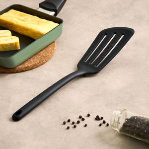 [모던하우스] 바닥에 닿지 않는 실리콘 생선뒤집개 블랙